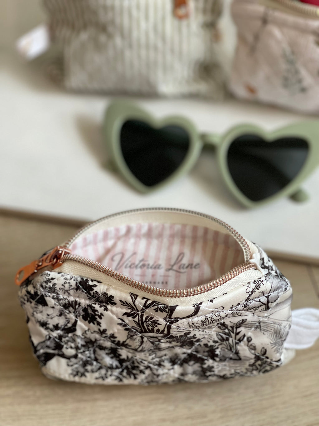 B&W Pouch + Pink lining