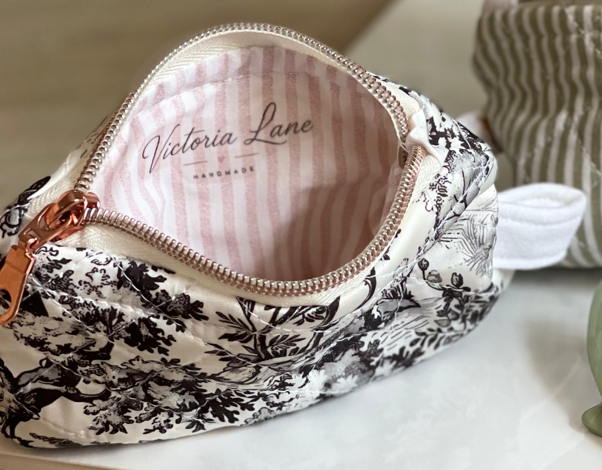B&W Pouch + Pink lining