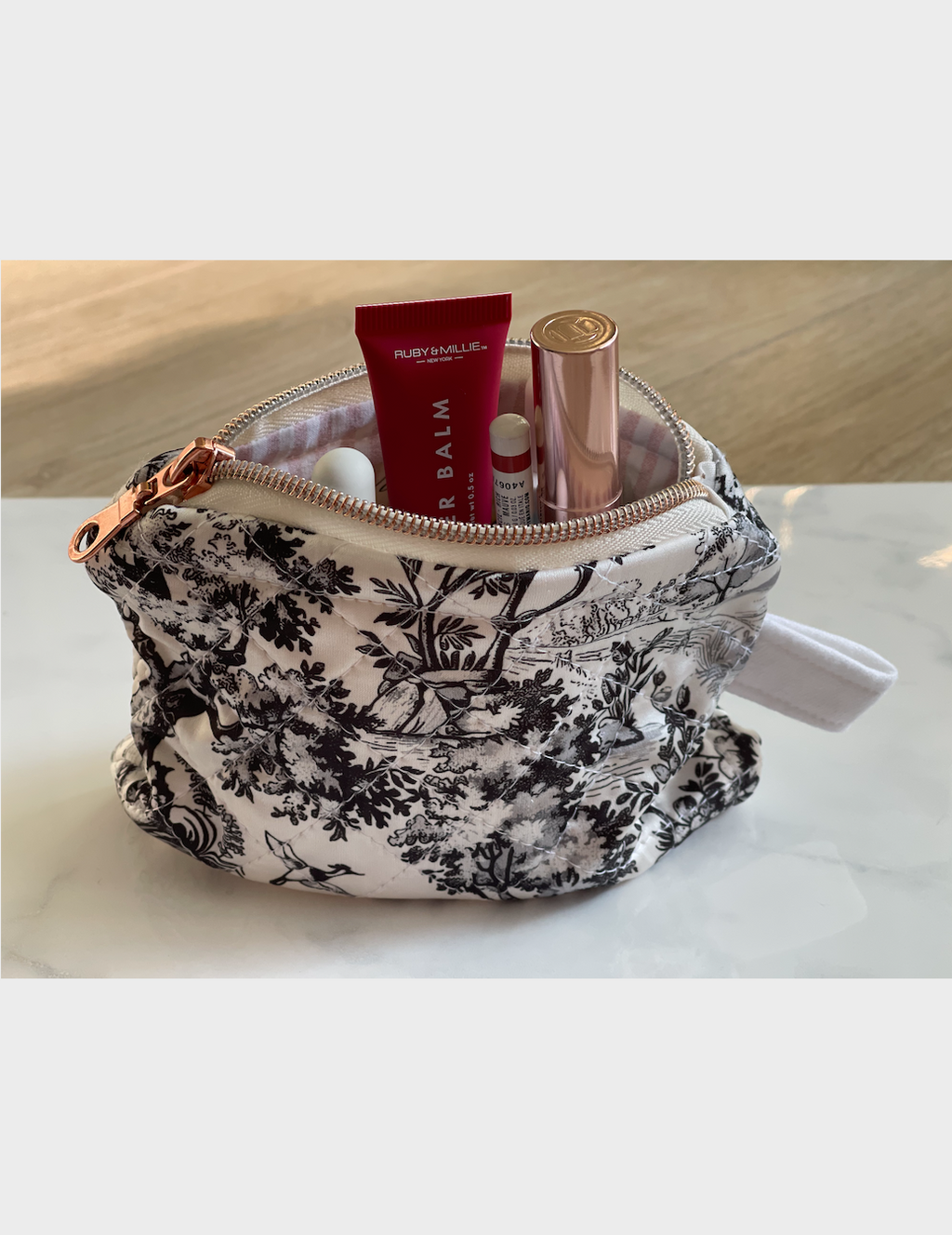 B & W Pouch